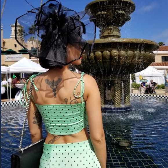 Meet your Posher, Nicole - Picture 2 of 5